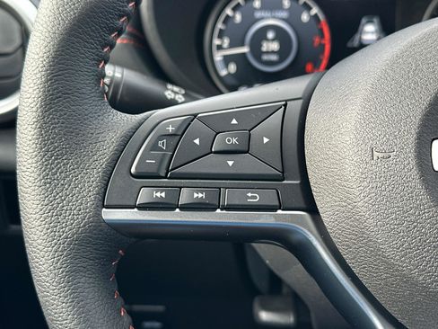 New 2025 Nissan Versa SR w/ Trunk Package image 17