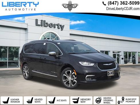 New 2026 Chrysler Pacifica Pinnacle w/ Trailer Tow Group FWD image 1