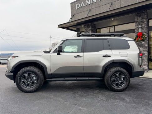 Used 2025 Lexus GX 550 image 15