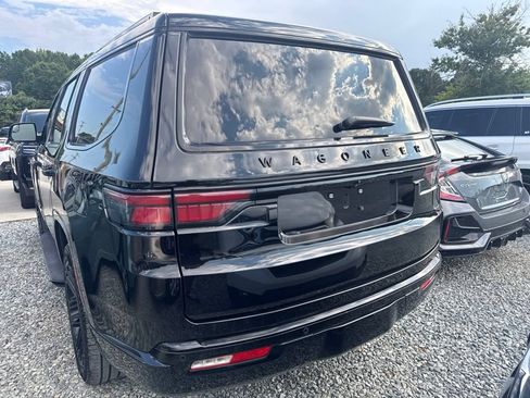 Used 2024 Jeep Wagoneer Series II AWD/4WD image 6