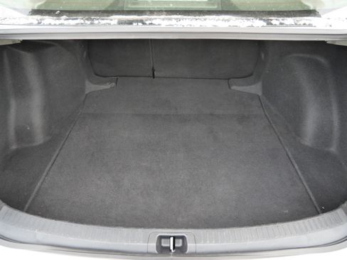 Used 2020 Toyota Corolla LE image 18