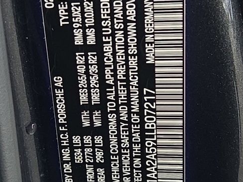 Used 2020 Porsche Macan image 30