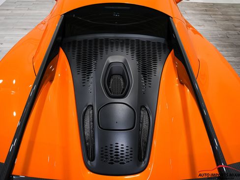 Used 2023 McLaren Artura RWD image 18