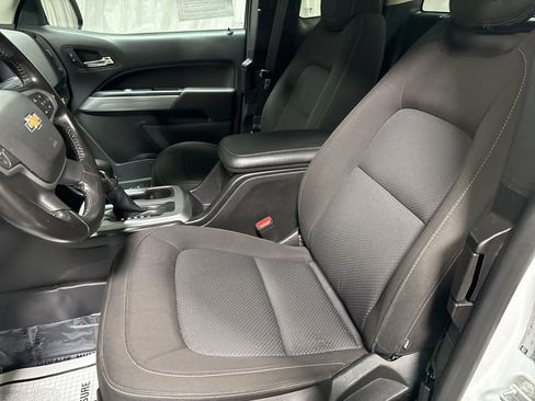 Used 2022 Chevrolet Colorado LT w/ Fleet Safety Package image 17