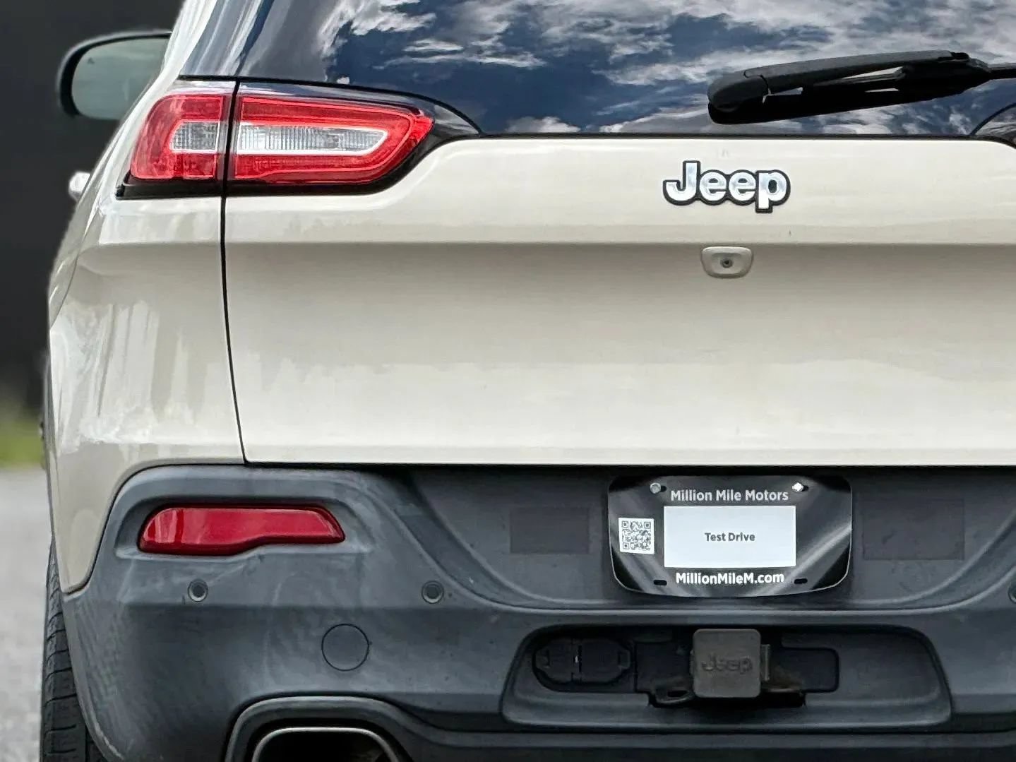 Used 2015 Jeep Cherokee Latitude w/ Comfort/Convenience Group FWD image 13