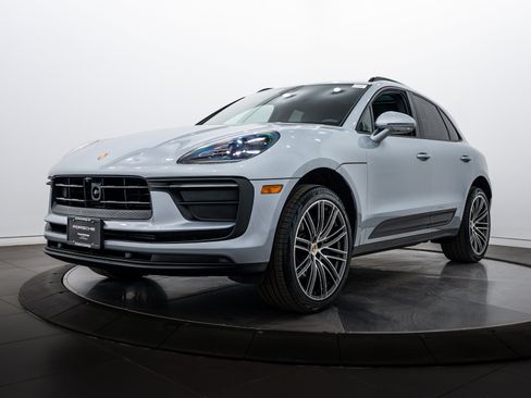 Certified 2026 Porsche Macan image 1