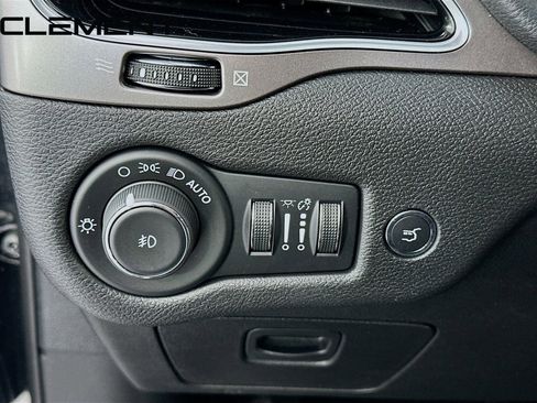 Used 2020 Jeep Cherokee Limited AWD/4WD image 13
