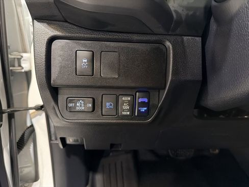 Used 2022 Toyota Tacoma TRD Sport w/ Technology Package image 21