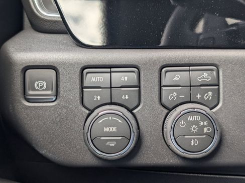 New 2026 Chevrolet Silverado 1500 LT Trail Boss w/ LT Trail Boss Premium Package AWD/4WD image 17
