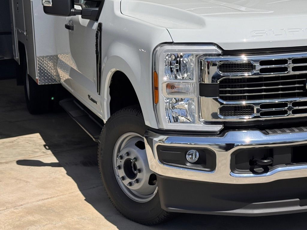 New 2025 Ford F350 XL w/ XL Chrome Package AWD/4WD image 4