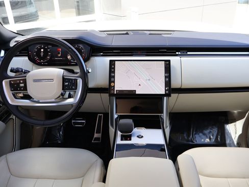 Certified 2025 Land Rover Range Rover Autobiography AWD/4WD image 24