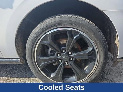 Used 2023 Ford Expedition Limited image 25