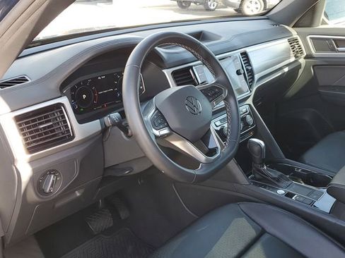Used 2022 Volkswagen Atlas Cross Sport SE image 13