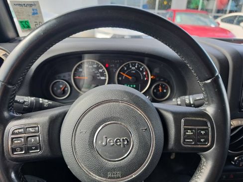 Used 2016 Jeep Wrangler Unlimited Sahara AWD/4WD image 10