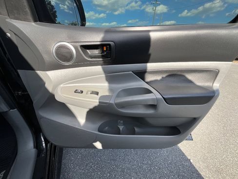 Used 2006 Toyota Tacoma X-Runner image 32