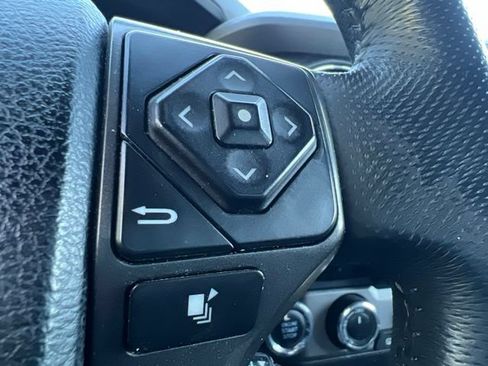 Used 2017 Toyota Tacoma TRD Sport w/ Tow Package (A/T) AWD/4WD image 28