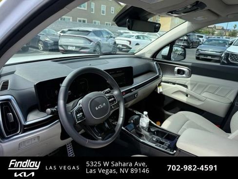 Certified 2025 Kia Sorento SX FWD image 8