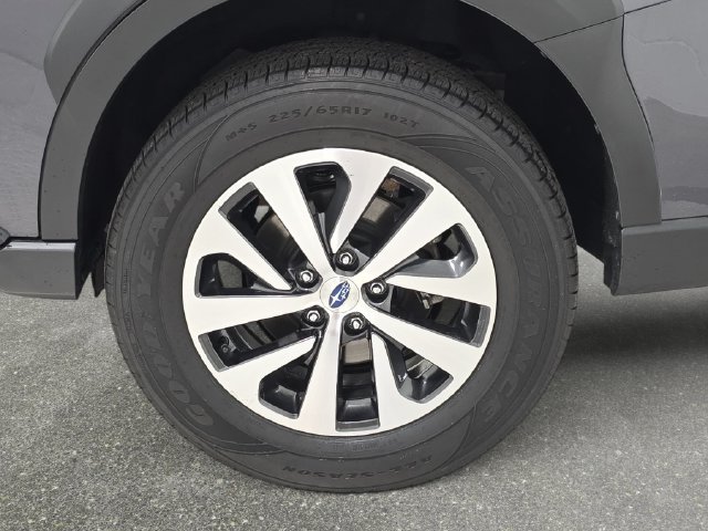 Used 2023 Subaru Outback Premium AWD/4WD image 30
