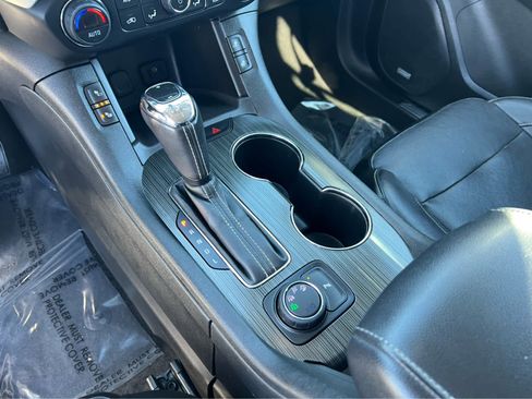 Used 2019 GMC Acadia SLT image 36