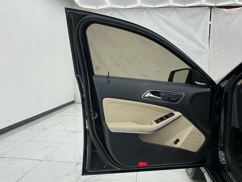 Used 2015 Mercedes-Benz GLA 250 w/ Premium Package image 18