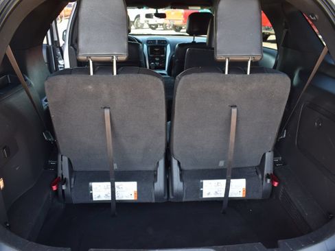 Used 2015 Ford Explorer XLT w/ Equipment Group 202B FWD image 12