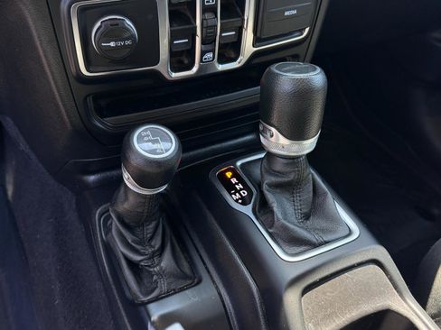 Used 2021 Jeep Gladiator Willys image 18