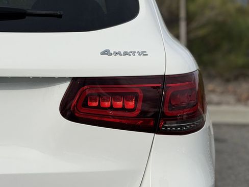 Used 2021 Mercedes-Benz GLC 300 4MATIC image 12