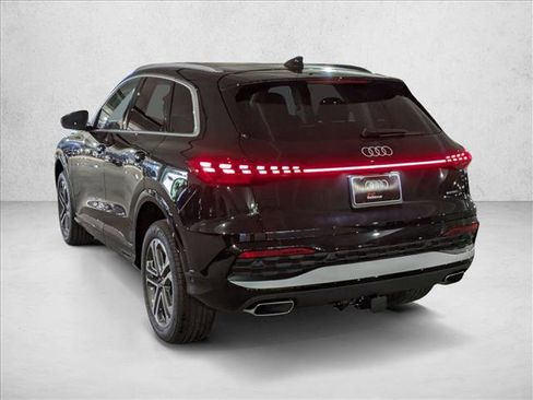 New 2025 Audi Q5 Premium image 8