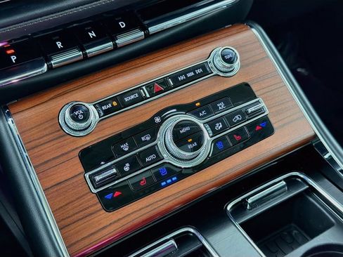 Used 2023 Lincoln Aviator Reserve w/ Equipment Group 201A RWD image 15