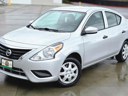 Used 2017 Nissan Versa S Plus image 1