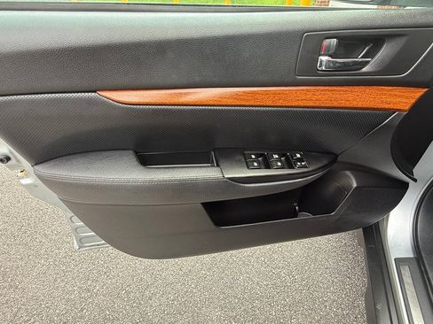 Used 2014 Subaru Outback 3.6R Limited AWD/4WD image 22