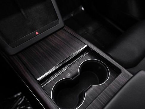 Used 2022 Tesla Model X image 21