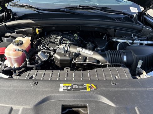 Used 2023 Jeep Grand Cherokee Altitude AWD/4WD image 34
