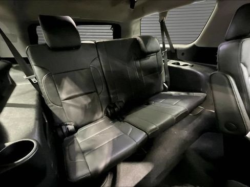 Used 2020 Chevrolet Suburban Premier AWD/4WD image 25
