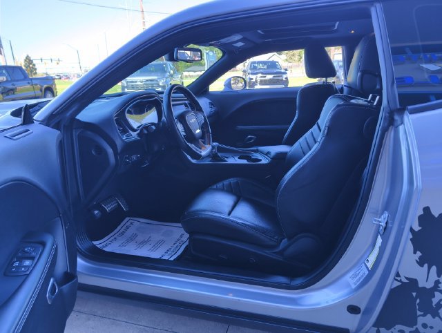 Used 2017 Dodge Challenger SRT w/ Technology Group RWD image 12
