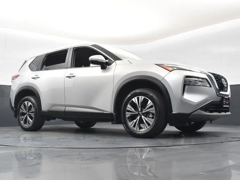 Used 2022 Nissan Rogue SV image 36