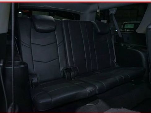 Used 2018 Cadillac Escalade ESV Luxury AWD/4WD image 9