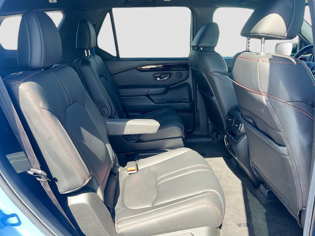 Used 2025 Honda Pilot TrailSport image 30
