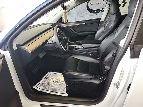 Used 2024 Tesla Model Y image 2