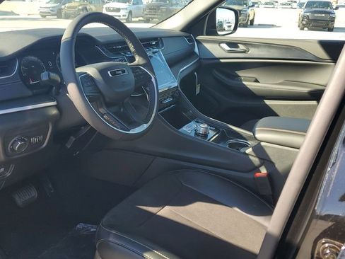 New 2025 Jeep Grand Cherokee L Altitude image 21