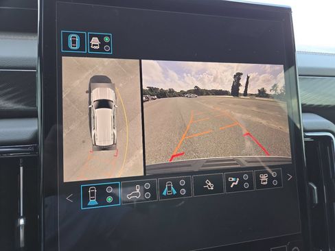 New 2026 GMC Yukon AT4 w/ AT4 Premium Plus Package AWD/4WD image 13