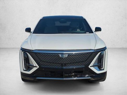 Used 2024 Cadillac Lyriq Luxury RWD image 2