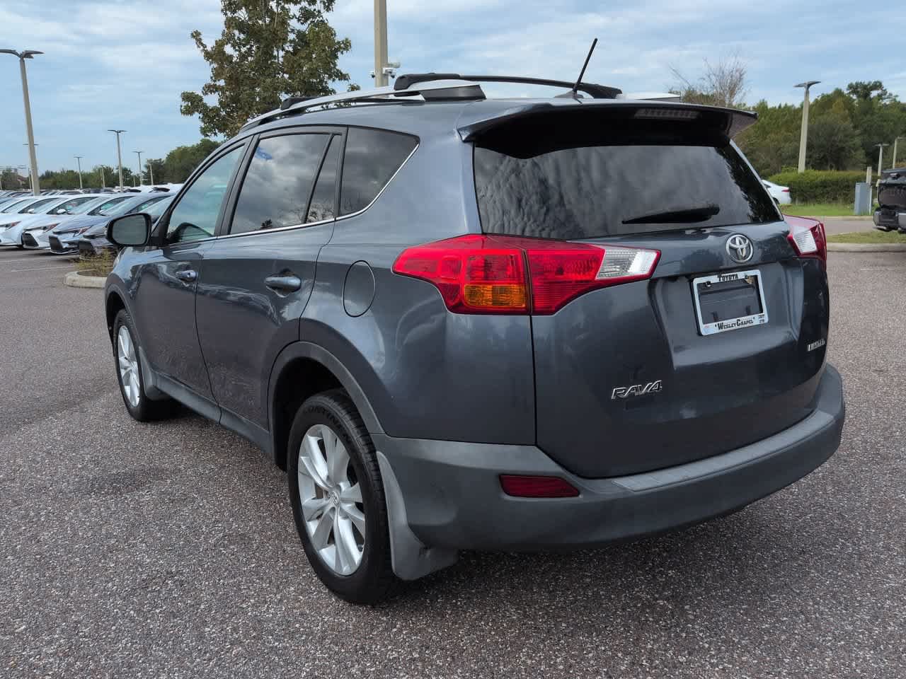 Used 2014 Toyota RAV4 Limited w/ Technology Package FWD image 4