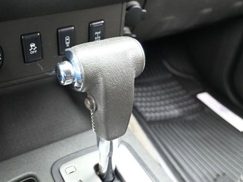 Used 2013 Nissan Frontier PRO-4X image 22