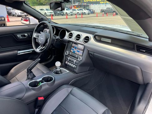 Used 2019 Ford Mustang GT Premium image 26