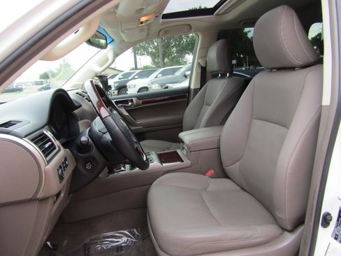 Used 2019 Lexus GX 460 Premium image 9