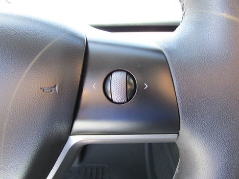 Used 2023 Tesla Model 3 Standard Range RWD image 28