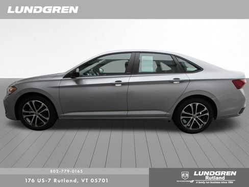 Used 2024 Volkswagen Jetta Sport image 39