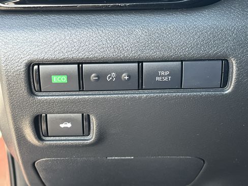 Used 2022 Nissan Sentra SV w/ All-Weather Package FWD image 13