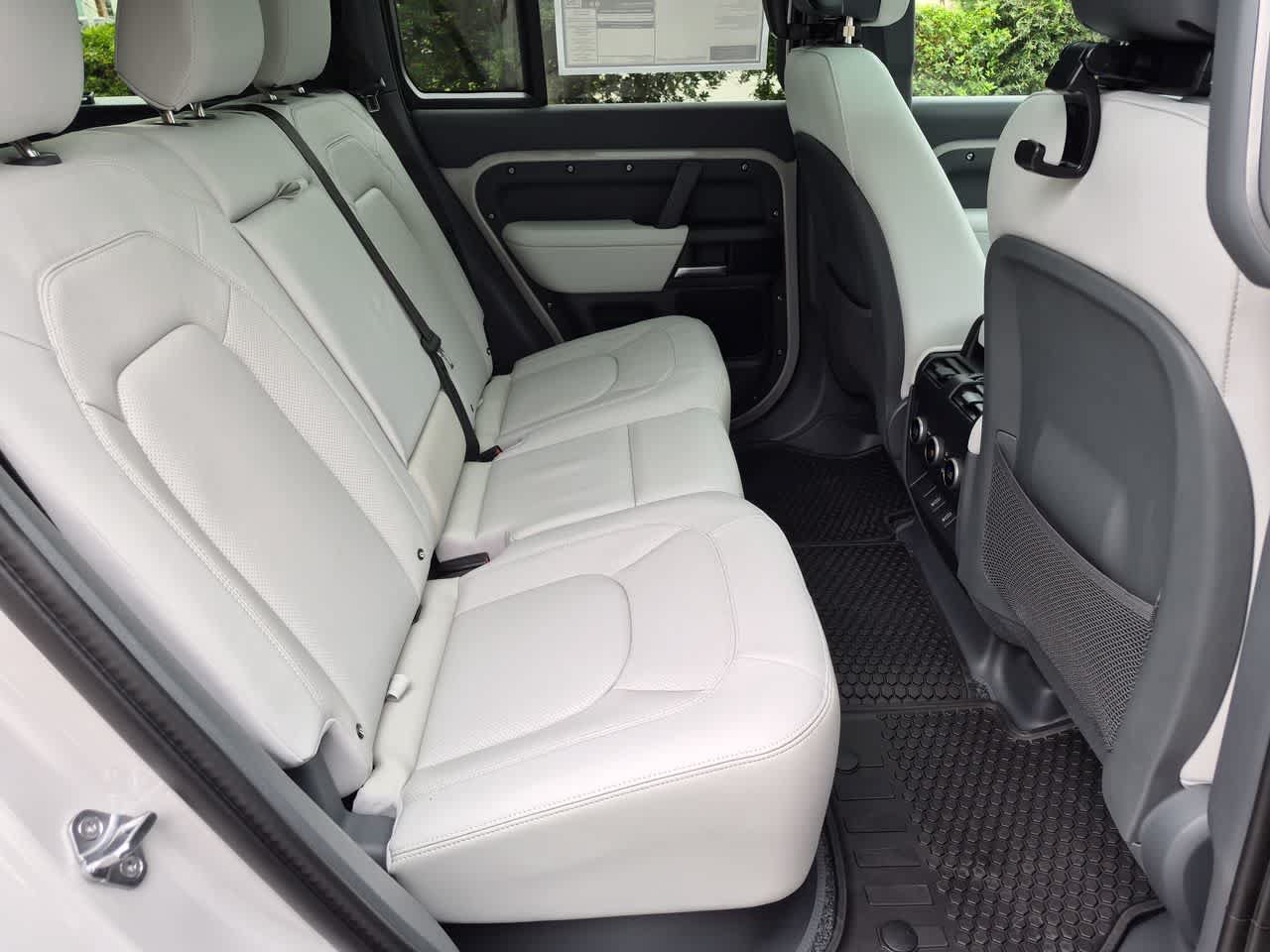 New 2026 Land Rover Defender 110 X-Dynamic SE AWD/4WD image 22